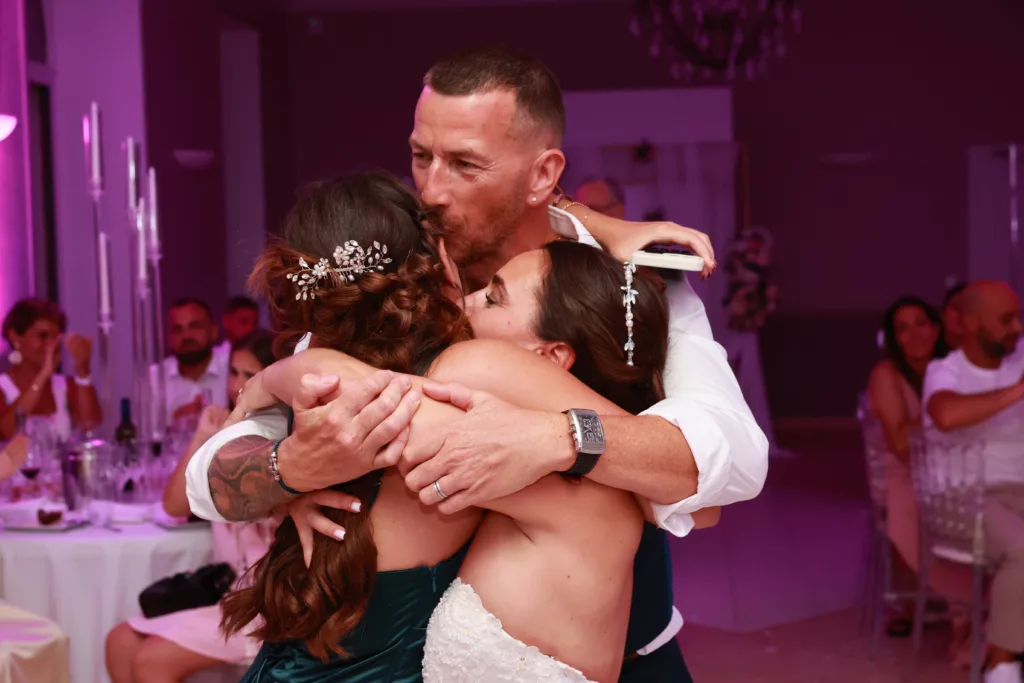Soirée du mariage de Davina et Sam au Domaine du Parc de Pontcarré
