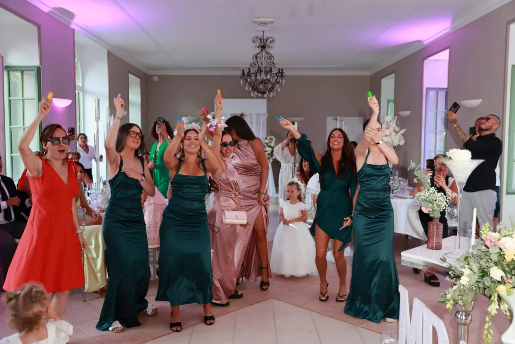 Soirée du mariage de Davina et Sam au Domaine du Parc de Pontcarré