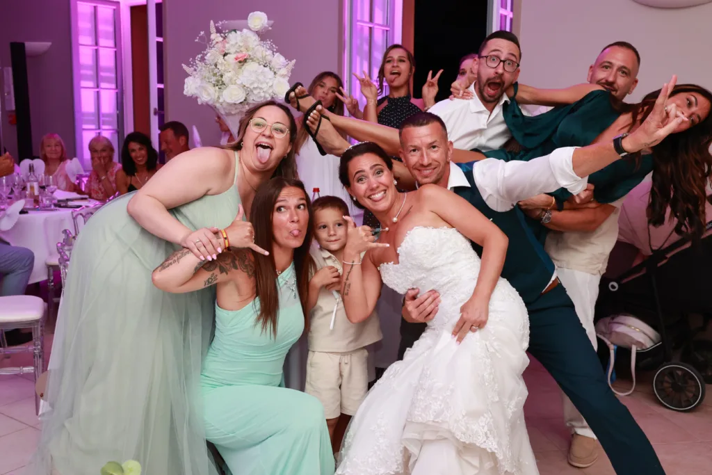 Soirée du mariage de Davina et Sam au Domaine du Parc de Pontcarré